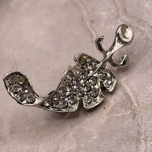 Elegant Silver Sparkly Rhinestone Leaf Brooch